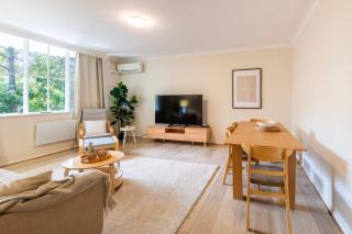 The Rockley Sunlit Urban Apartment in South Yarra - 9