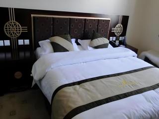 Shangri-la Zhaxidele Hotel - 2