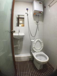 New Yan Yan Guest House reception 9th floor Flat E4 E6 - Hong Kong - 3