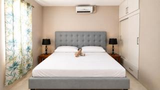 Cozy Central stay near beach, activities and restaurants - 5
