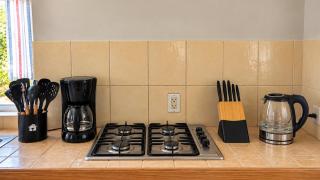 Cozy Central stay near beach, activities and restaurants - 1
