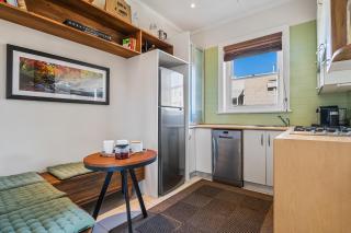 Albert Park Art Deco Gem Sleeps 4 Bevan4 - 4