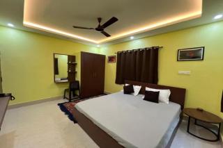 FabHotel Equinox Inn - 3