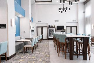 Hampton Inn & Suites Chicago/Saint Charles - 8