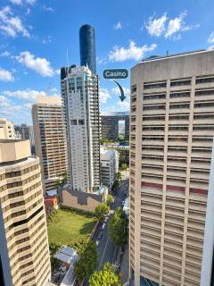 Hello Brisbane CBD Stay near Casino & River - 7