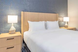 Hyatt House Portland Airport - 1
