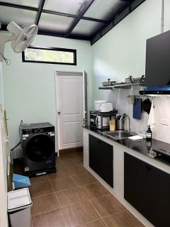 Cozy 2BR Townhouse Near BTS Punnawithi - 8