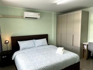 Cozy 2BR Townhouse Near BTS Punnawithi - 2