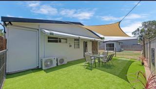 Townsville Comfortable Family Home Sleeps 7 - 4