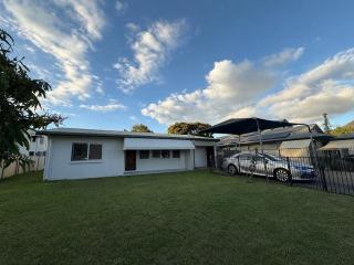 Townsville Comfortable Family Home Sleeps 7 - 3