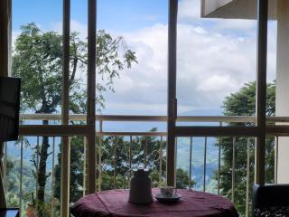 Misty Heights Munnar -10 mins from Munnar-Kochi Highway - 1
