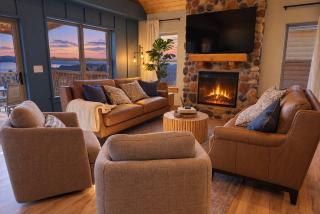 Lake Views, Private Sauna, Hot Tub, Pool Access - 5