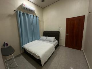 Homestay Laman Purnama Moonlit Garden 4 Pax - 0