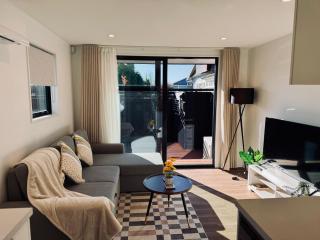 Premium location - CBD & Hagley park - 0