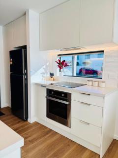 Premium location - CBD & Hagley park - 2