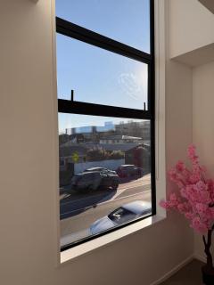 Premium location - CBD & Hagley park - 3