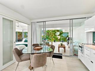 Drift Palm Cove Luxury Unit, Huge Terrace, Pool & Spa - 4
