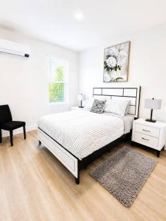 Stylish 1 BR Suite - Downtown - Convention Center) - 2