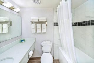 Rodeway Inn - 2