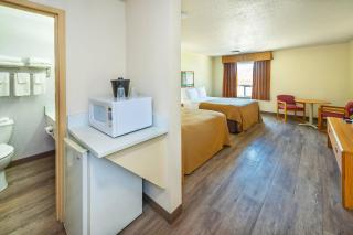 Rodeway Inn - 1