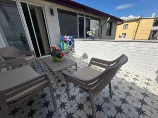 Batumi Boulevard Seaside Apartment - 8