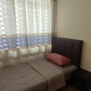Cozy Zen next to Setia City Mall with Netflix - 1