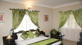 Apartment Royale Hotel - Guest Room - near Kalakuta Museum - 5