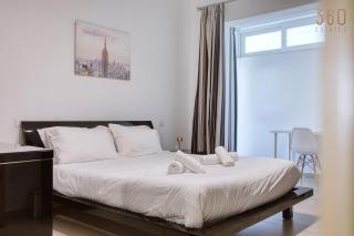 Beautiful Sliema Apartment with Lift and Balcony - 2