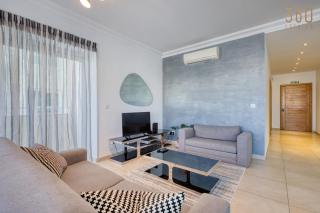 Beautiful Sliema Apartment with Lift and Balcony - 0