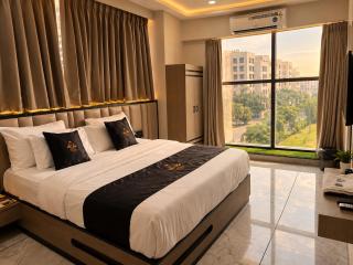 Hotel Royal Aashro - 1