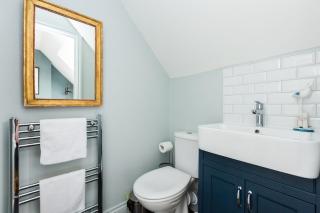 Queenie - Quiet, charming one bedroom with easy street parking - 4