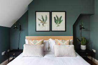 Queenie - Quiet, charming one bedroom with easy street parking - 2