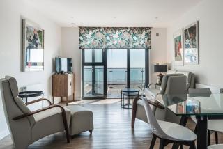 Beachside: New two bedroom apartment with parking - 9