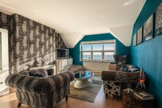 Bay View - Private parking, beach views, central location - 9
