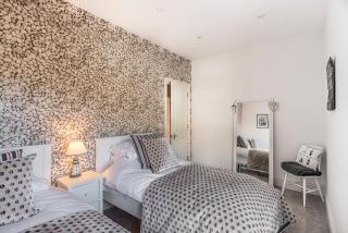 Bay View - Private parking, beach views, central location - 5