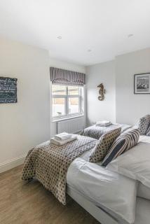 Bay View - Private parking, beach views, central location - 4