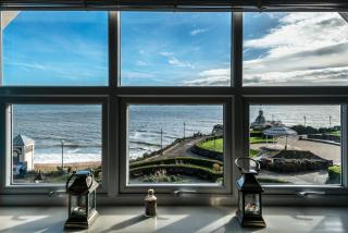 Bay View - Private parking, beach views, central location - 2