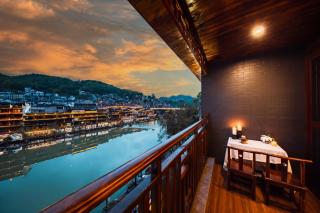 Fenghuang Ancient Town Haven Riverside Panoramic Aesthetic Nan Hua Bridge Branch - 9