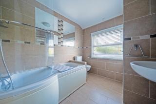 3 Bed House - Sleeps 5 - Garden - Pets - Parking - 9
