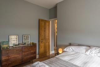 Coastal Cottage: Charming three bedroom cottage with private garden - 2