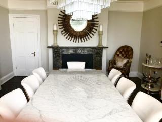 Marina Retreat - Stunning 4 bedroom, 3 bathroom house with harbour views! - 6