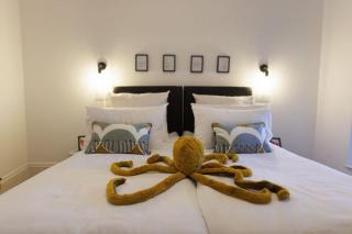 The Lookout - Stylish penthouse with sea views - 4
