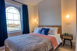 The Lookout - Stylish penthouse with sea views - 5