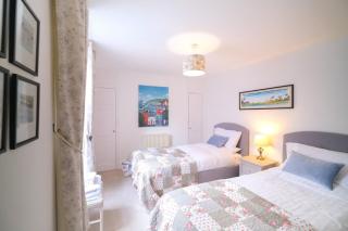Elizabeth: Charming two bedroom apartment in centre of town - 2