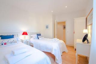 Carlton Lodge, Two bedroom apartment with parking space - 6