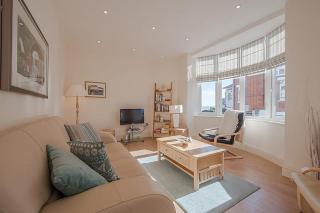 Carlton Lodge, Two bedroom apartment with parking space - 2