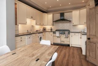 Belle Vue House- Charming spacious house ideal for friends, family and group gatherings, close to Ramsgate centre - Free street parking - 3