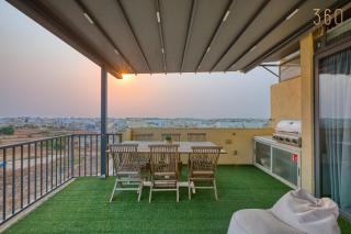 Sunset Terrace Penthouse near Three Cities - 0