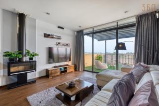 Sunset Terrace Penthouse near Three Cities - 9