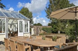Grade II Listed House & Garden in Idyllic Village - 5